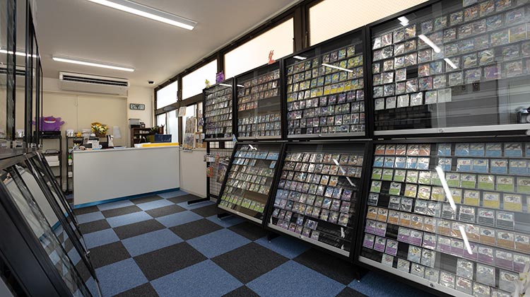 トレカヒーロー店内